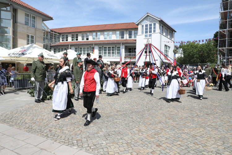 Großer Umzug bei schweißtreibenden Temperaturen: KURT zeigt die prächtigsten Fotos vom Schützenfest-Sonntag