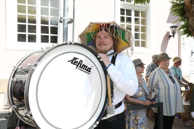 Großer Umzug bei schweißtreibenden Temperaturen: KURT zeigt die prächtigsten Fotos vom Schützenfest-Sonntag