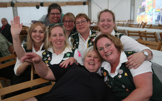 Hier gehört sogar Karaoke zu den Highlights: Auf dem Schützenfest Groß Oesingen geht man auch eigene Wege