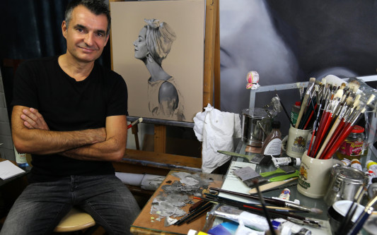 Hyperrealismus im Glockenpalast: Der Knesebecker Dirk Wink-Hartmann zeigt noch bis 2. November seine Kunst in Gifhorn