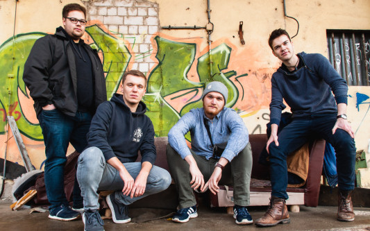 Indie-Pop trifft Straßen-Polka: Die Achtgroschenbande tritt heute beim Gifhorner Altstadtfest auf