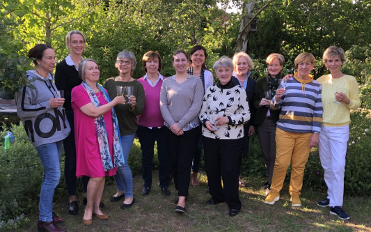 Inner Wheel Club organisiert kostenfreies Benefizkonzert und Oster-Los-Aktion: Sängerin Nicola Mills am 31. Mai in Barwedel