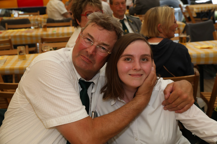 Kuckuck, eine neue KURT-Fotogalerie erwartet Dich: Karsten Krause regiert als König nun Meine