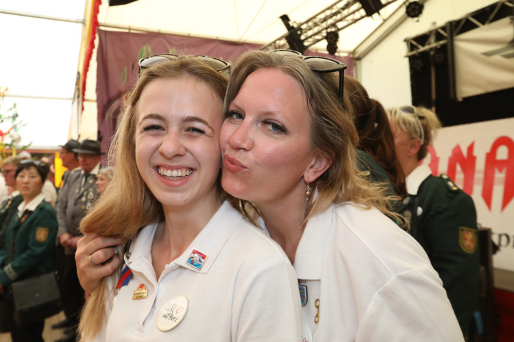 Kuckuck, eine neue KURT-Fotogalerie erwartet Dich: Karsten Krause regiert als König nun Meine