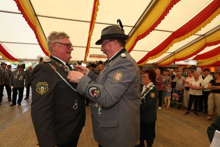 Kuckuck, eine neue KURT-Fotogalerie erwartet Dich: Karsten Krause regiert als König nun Meine