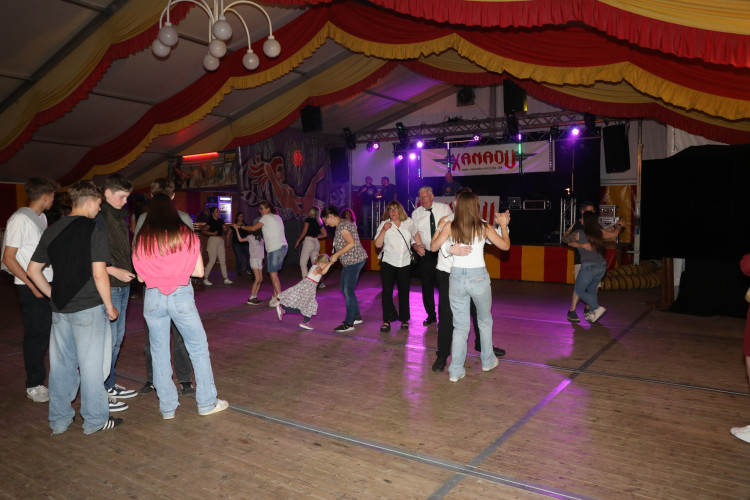 Kuckuck, eine neue KURT-Fotogalerie erwartet Dich: Karsten Krause regiert als König nun Meine