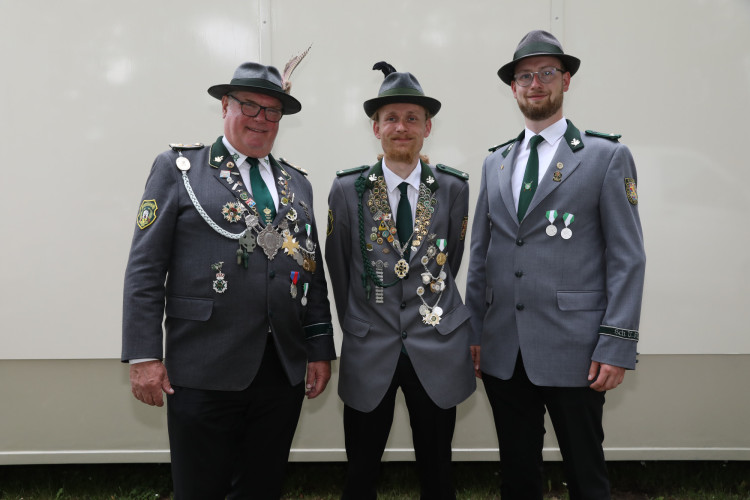 Kuckuck, eine neue KURT-Fotogalerie erwartet Dich: Karsten Krause regiert als König nun Meine