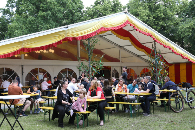 Kuckuck, eine neue KURT-Fotogalerie erwartet Dich: Karsten Krause regiert als König nun Meine