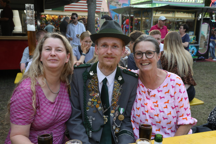 Kuckuck, eine neue KURT-Fotogalerie erwartet Dich: Karsten Krause regiert als König nun Meine