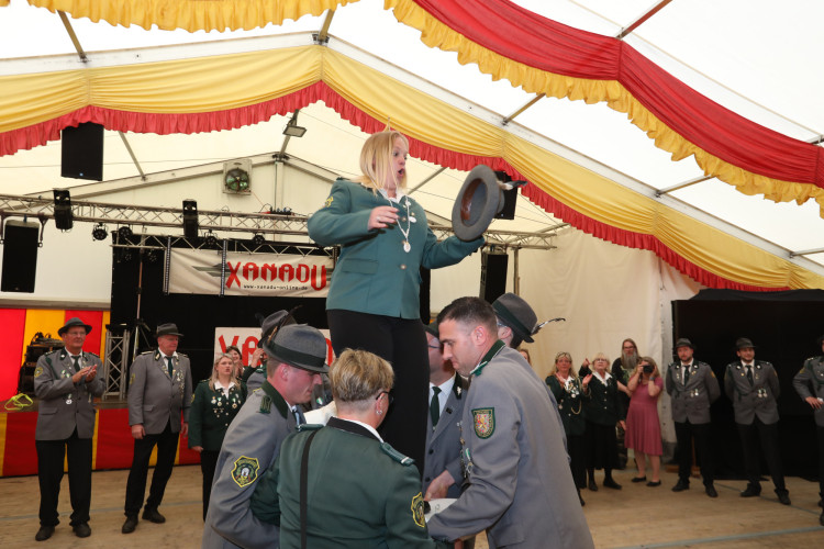 Kuckuck, eine neue KURT-Fotogalerie erwartet Dich: Karsten Krause regiert als König nun Meine