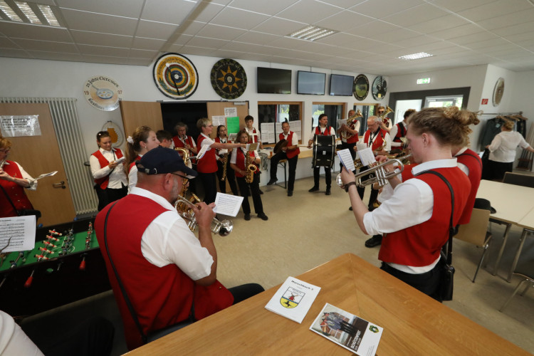 Kuckuck, eine neue KURT-Fotogalerie erwartet Dich: Karsten Krause regiert als König nun Meine
