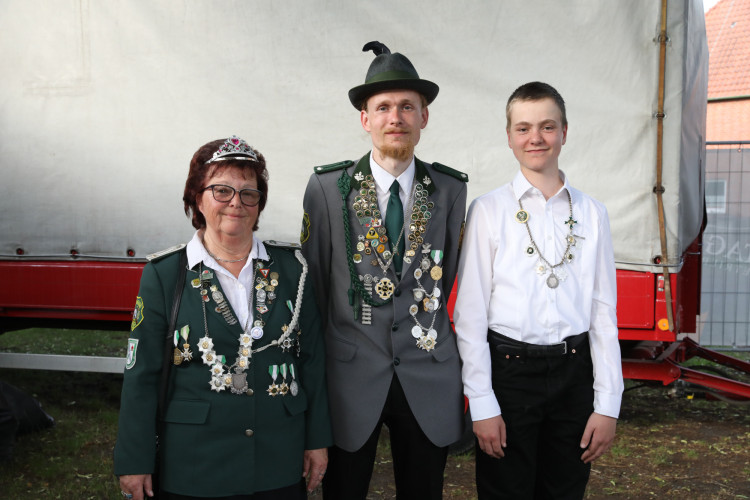 Kuckuck, eine neue KURT-Fotogalerie erwartet Dich: Karsten Krause regiert als König nun Meine