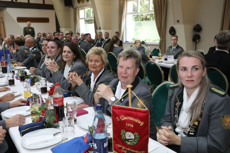 KURT-Fotogalerie: Schön, schöner, Schützenfest-Freitag in Gifhorn