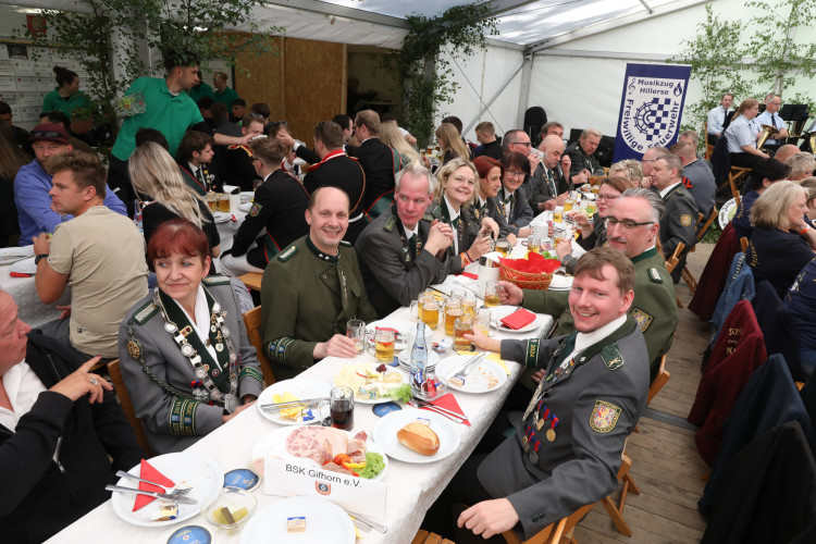 KURT-Fotogalerie zum Schützenfest Kästorf: Marius Wersal heißt Kästorfs neuer König