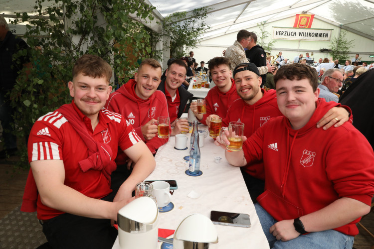 KURT-Fotogalerie zum Schützenfest Kästorf: Marius Wersal heißt Kästorfs neuer König
