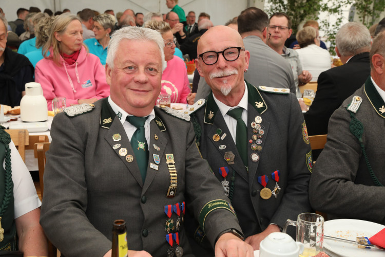KURT-Fotogalerie zum Schützenfest Kästorf: Marius Wersal heißt Kästorfs neuer König