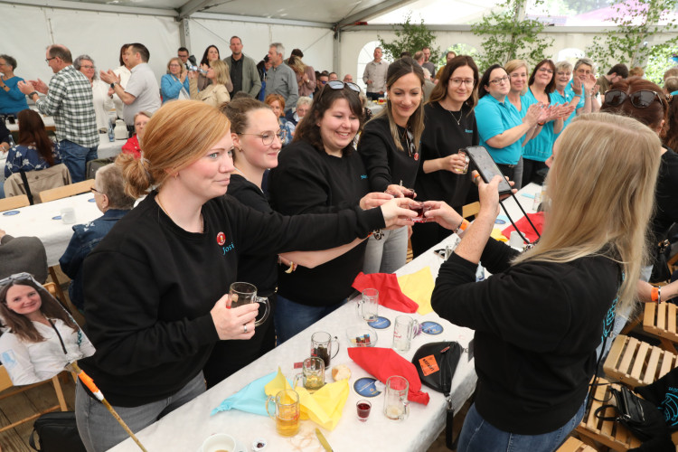 KURT-Fotogalerie zum Schützenfest Kästorf: Marius Wersal heißt Kästorfs neuer König