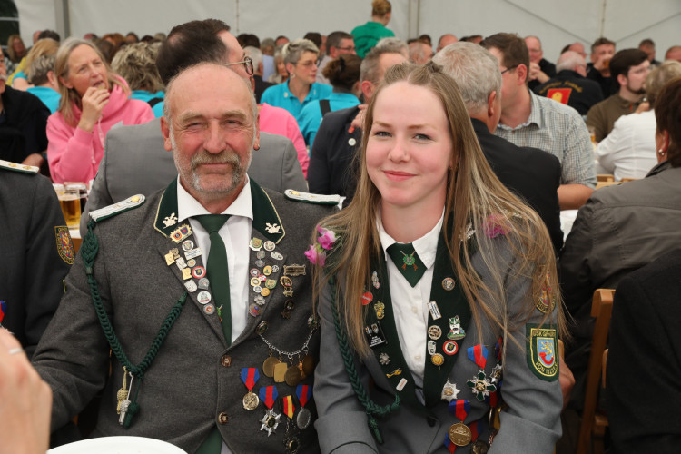 KURT-Fotogalerie zum Schützenfest Kästorf: Marius Wersal heißt Kästorfs neuer König
