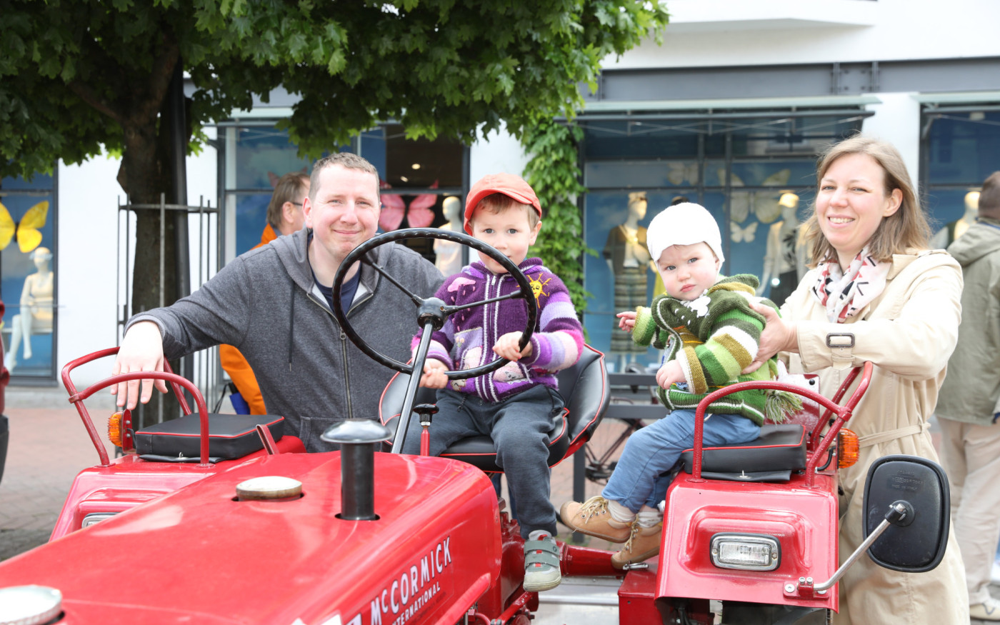 Landwirtschaftsmeile und verkaufsoffener Sonntag am 4. Mai in Gifhorn: Maschinen bestaunen und die Einkaufstüten füllen