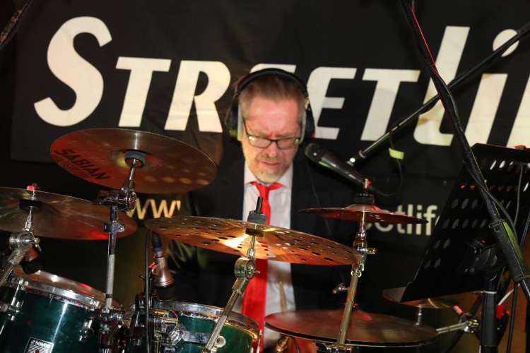 Locker in der Hüfte, immer ein Lächeln im Gesicht: KURT zeigt die schönsten Fotos des USK-Apfelsinenballs