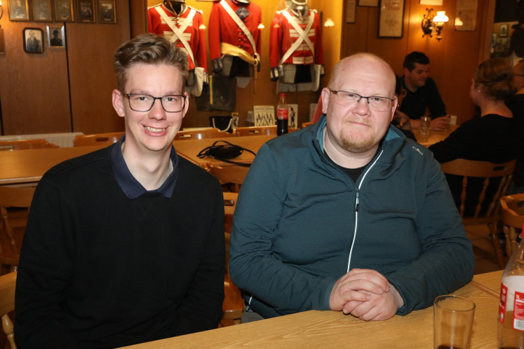 Ohne die starken Helfer geht es einfach nicht: BSK und USK bedanken sich mit Schaschlik-Party