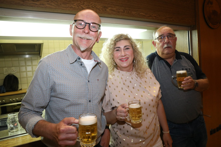 Ohne die starken Helfer geht es einfach nicht: BSK und USK bedanken sich mit Schaschlik-Party