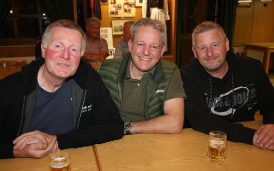 Ohne die starken Helfer geht es einfach nicht: BSK und USK bedanken sich mit Schaschlik-Party