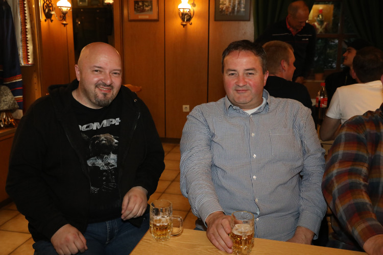 Ohne die starken Helfer geht es einfach nicht: BSK und USK bedanken sich mit Schaschlik-Party