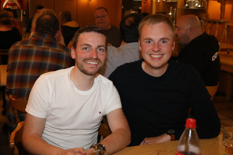 Ohne die starken Helfer geht es einfach nicht: BSK und USK bedanken sich mit Schaschlik-Party