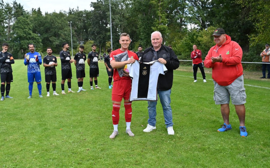 Ohne Fairplay und Haltung geht’s nicht im Fußball: NFV-Auszeichnung für Lennard Emmermann und Max Jeep