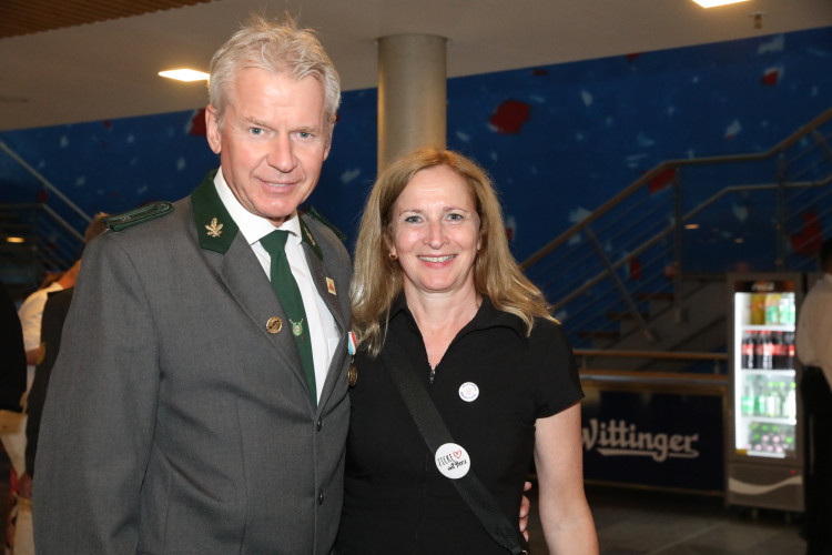 Premiere der Schützenfest-Disko, Ball im BSK-Saal: Wir zeigen Euch die Party-Fotos vom Freitagabend des Gifhorner Schützenfestes