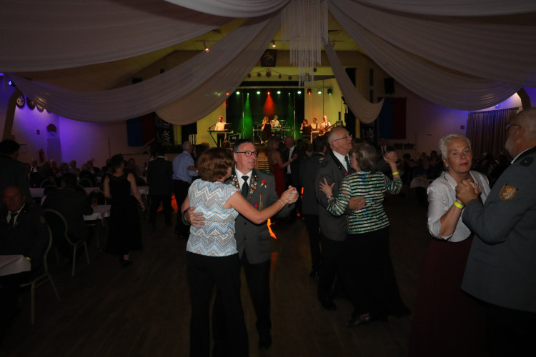 Premiere der Schützenfest-Disko, Ball im BSK-Saal: Wir zeigen Euch die Party-Fotos vom Freitagabend des Gifhorner Schützenfestes