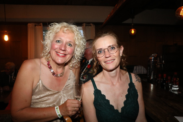 Premiere der Schützenfest-Disko, Ball im BSK-Saal: Wir zeigen Euch die Party-Fotos vom Freitagabend des Gifhorner Schützenfestes