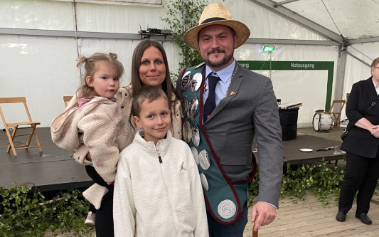 Riesenjubel in Kästorf: Marius Wersal ist neuer Schützenkönig