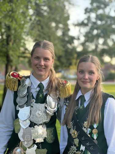 So heilig sind die Traditionen in Hankensbüttel: Uralt-Uniformen, Schafferwahl und Kranzjungfern gehören einfach dazu