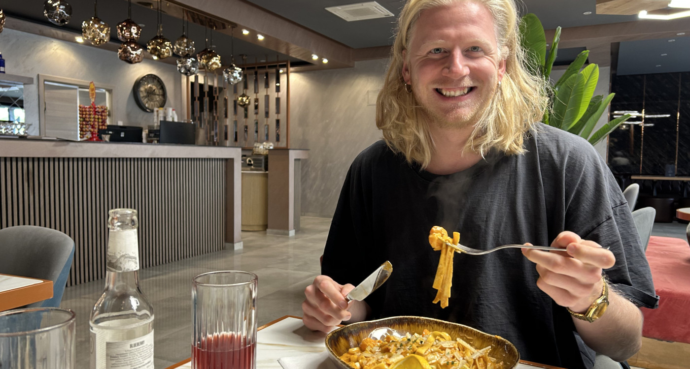 Sogar montags ist auf Happy Chicken Verlass: Der Klassiker aus Gifhorn serviert geschmackvoll Rollo, Pizza und vieles mehr