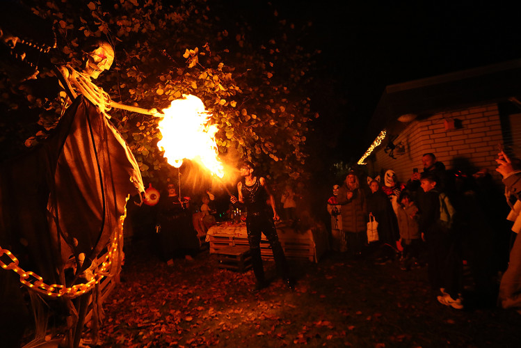 Spinnenweben, Zombies und Hexenkunst: KURT zeigt Euch, wo sich an Halloween im Landkreis Gifhorn gegruselt wurde