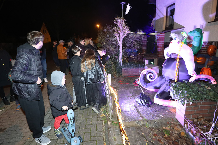 Spinnenweben, Zombies und Hexenkunst: KURT zeigt Euch, wo sich an Halloween im Landkreis Gifhorn gegruselt wurde