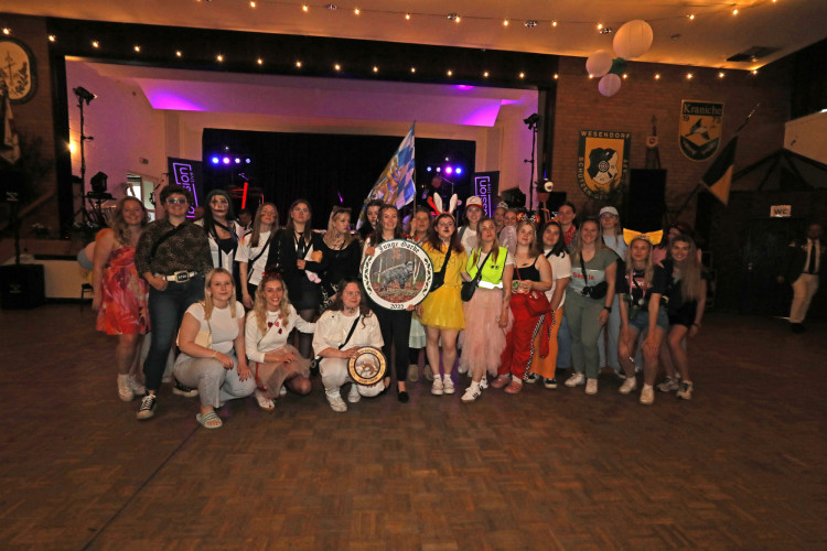 Zieht Euch unbedingt diese KURT-Fotogalerie rein: Frank Nehrig regiert die Wesendorfer Schützen