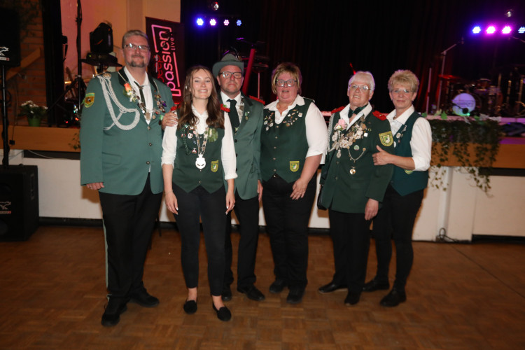 Zieht Euch unbedingt diese KURT-Fotogalerie rein: Frank Nehrig regiert die Wesendorfer Schützen