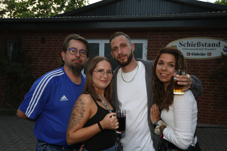 Zieht Euch unbedingt diese KURT-Fotogalerie rein: Frank Nehrig regiert die Wesendorfer Schützen